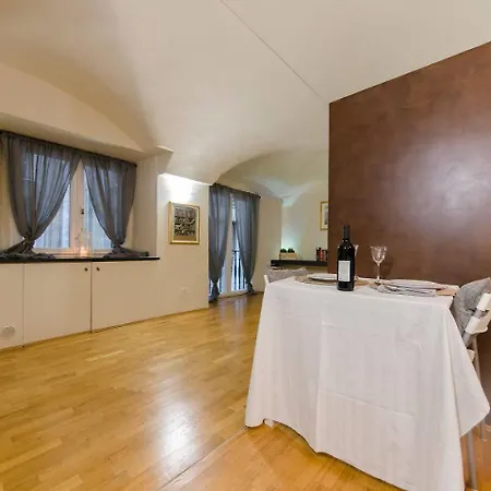 Hintown Duomo Palace * Genua